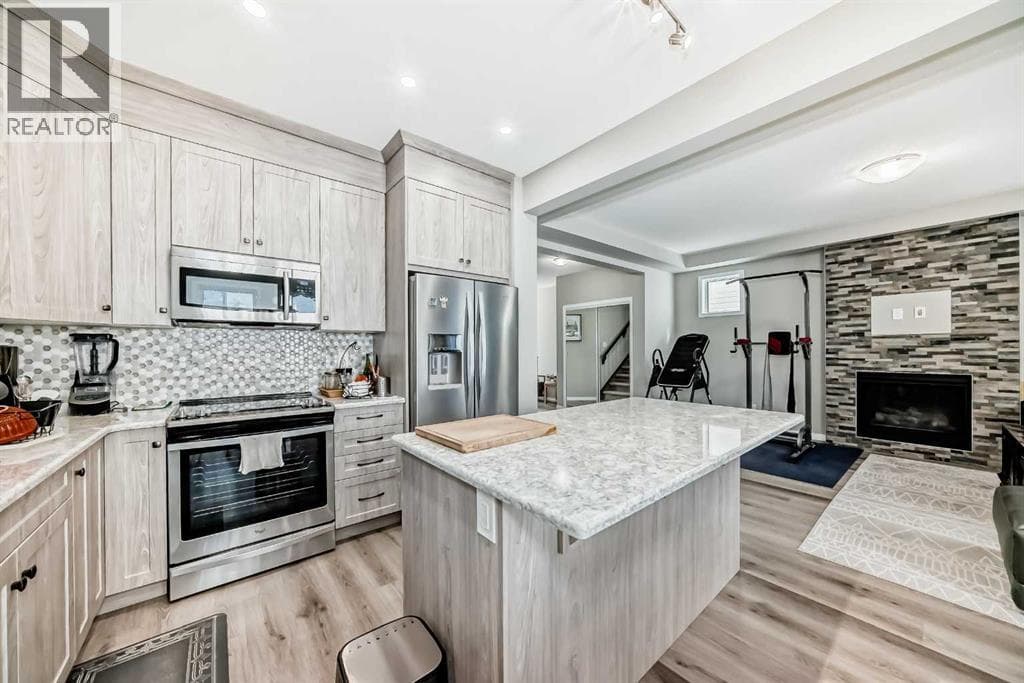 43 Carrington Crescent NW photo 7