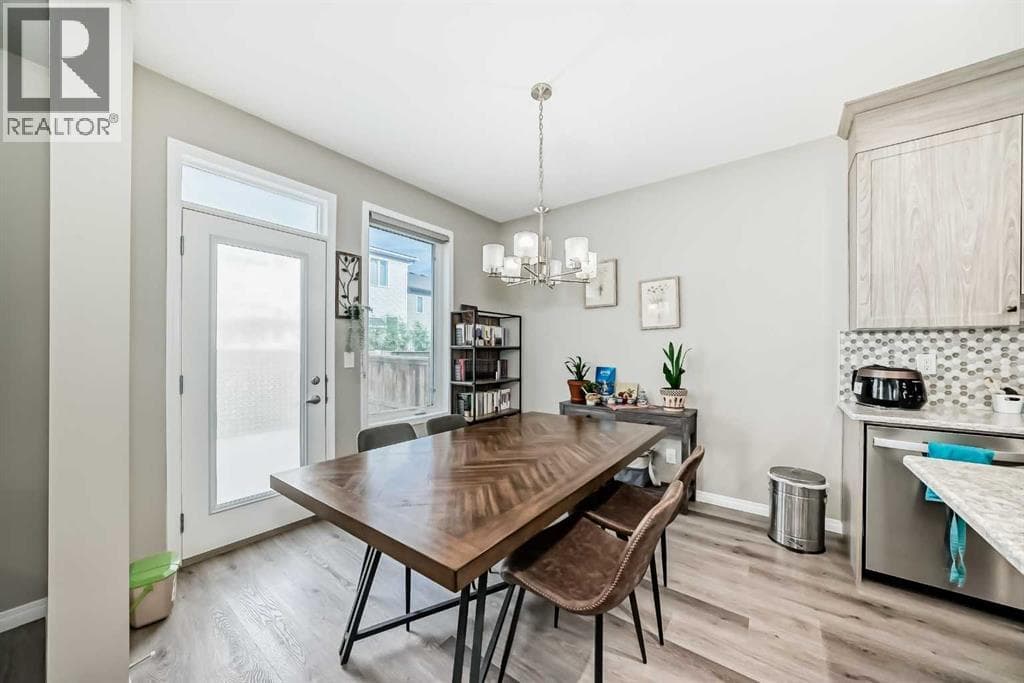 43 Carrington Crescent NW photo 8