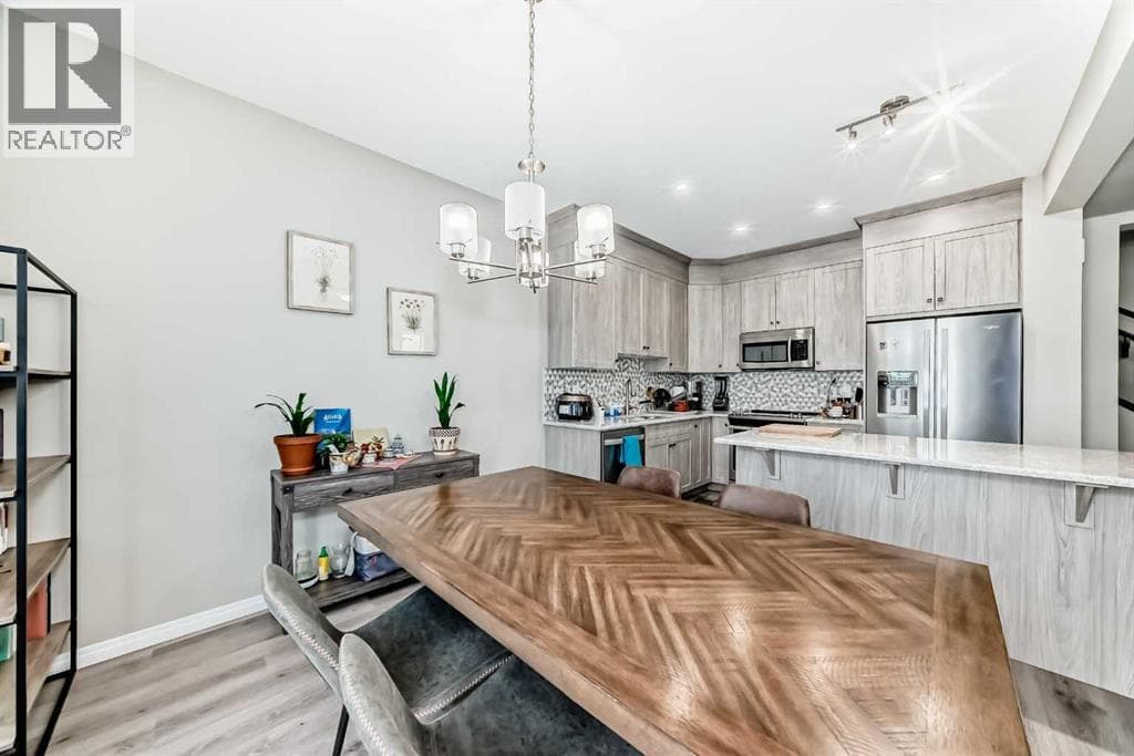 43 Carrington Crescent NW photo 9