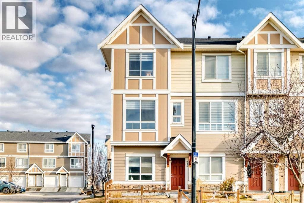 3 bed 3 bath single family at 986 Sherwood Boulevard NW — $465,000