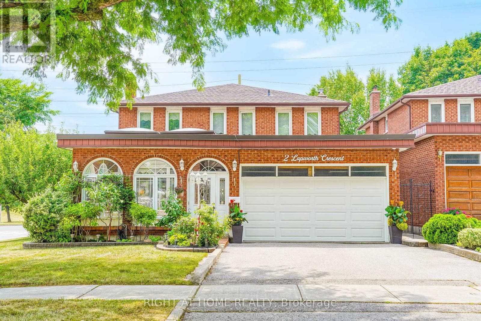 5 bed 4 bath single family at 2 LAPWORTH CRESCENT — $1,659,000