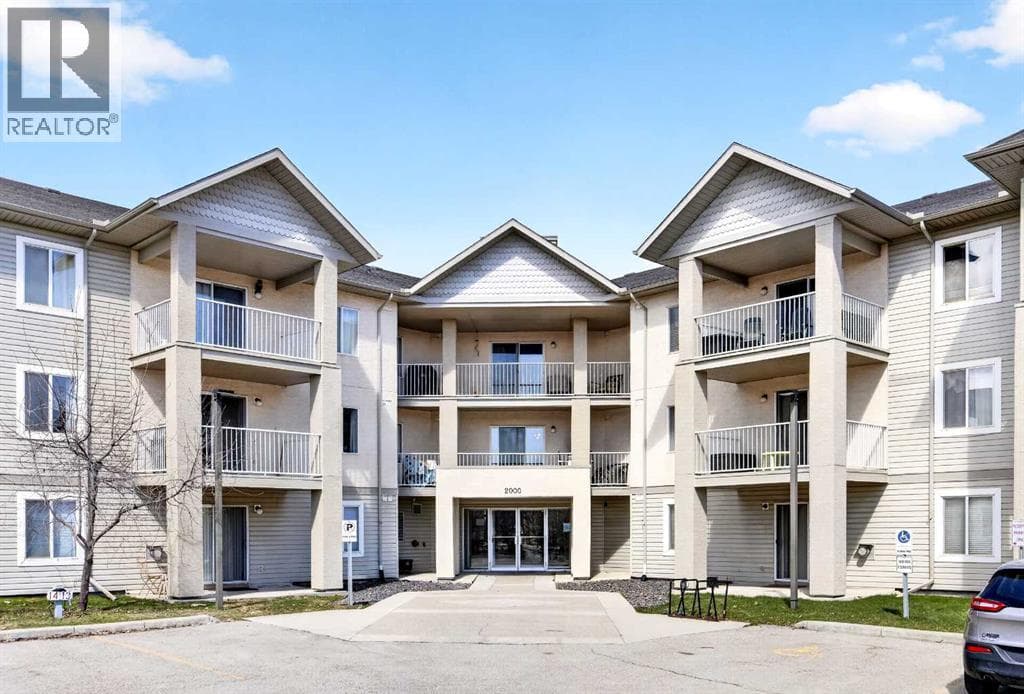 2 bed 2 bath single family at 213, 2000 Citadel Meadow Point NW — $265,000