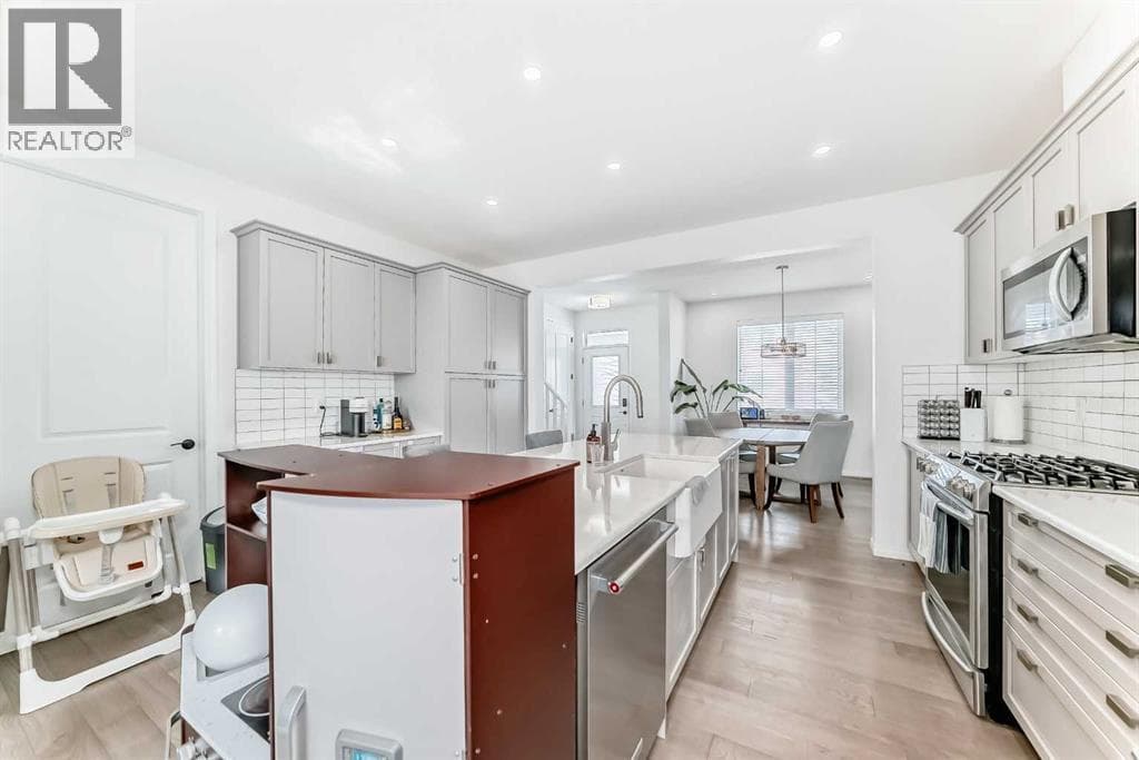 372 Carrington Way NW photo 8