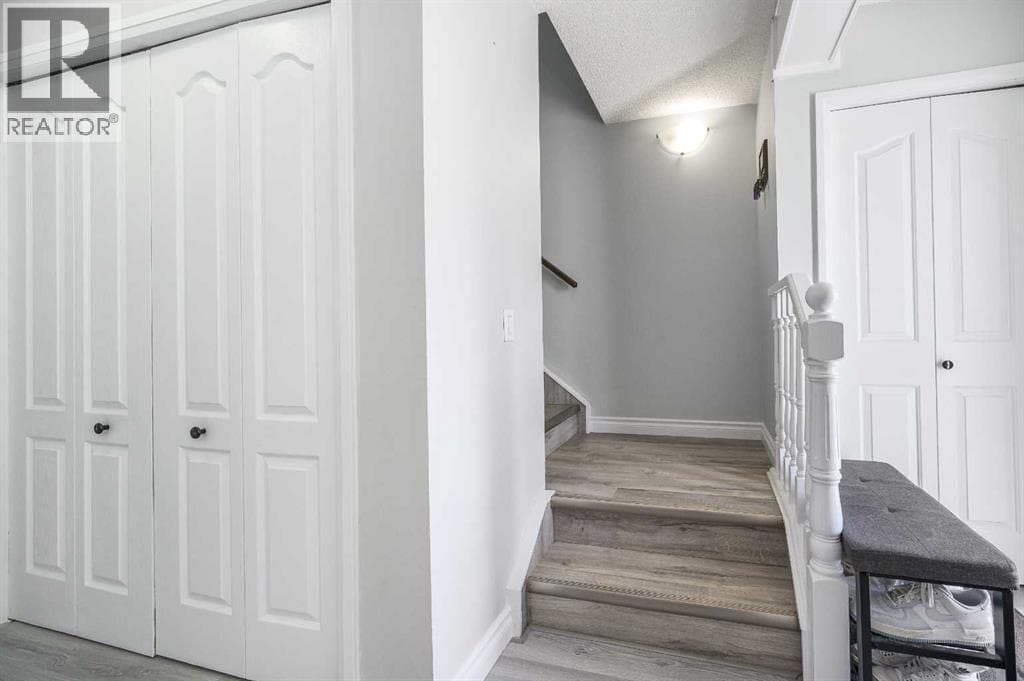 427 Rundlelawn Way NE photo 12