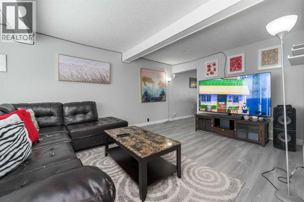 427 Rundlelawn Way NE photo 10