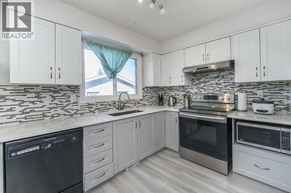 427 Rundlelawn Way NE photo 4