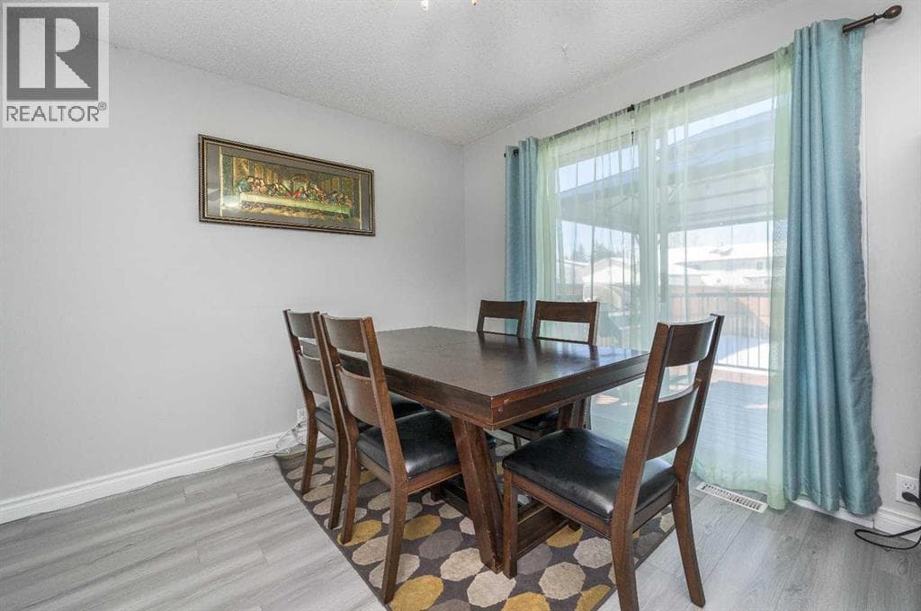 427 Rundlelawn Way NE photo 7