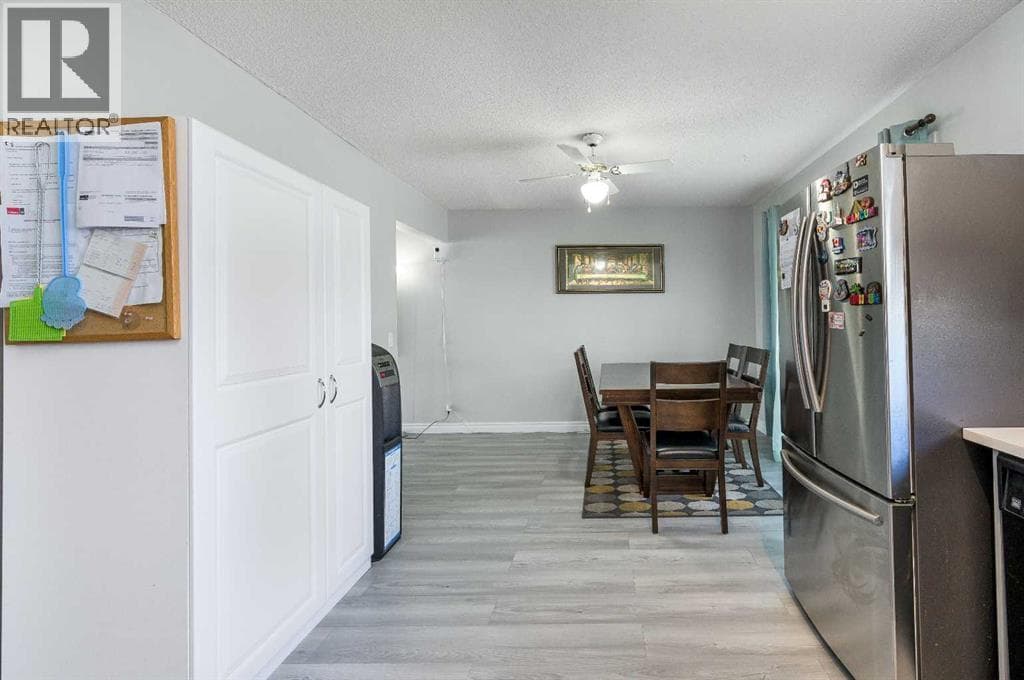 427 Rundlelawn Way NE photo 6