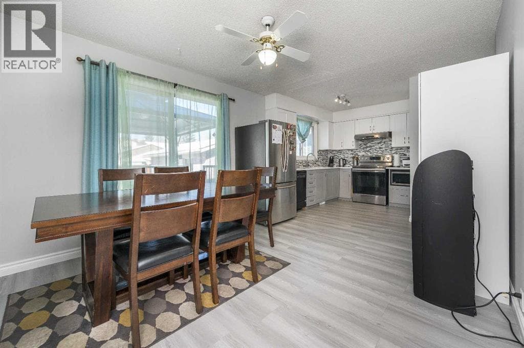 427 Rundlelawn Way NE photo 8
