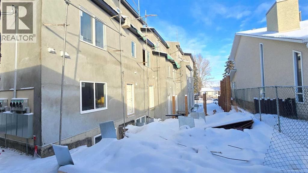 4767 Montana Crescent NW photo 9
