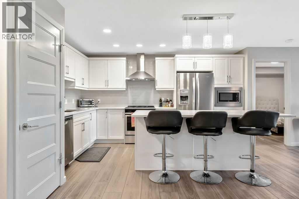 2112, 10 Market Boulevard SE photo 2