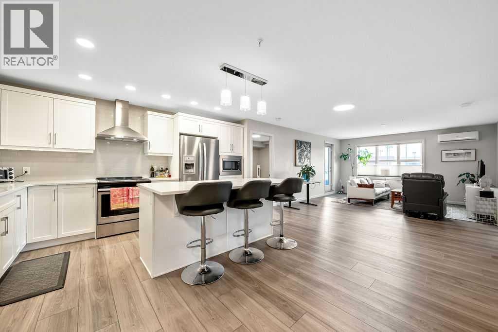 2112, 10 Market Boulevard SE photo 3