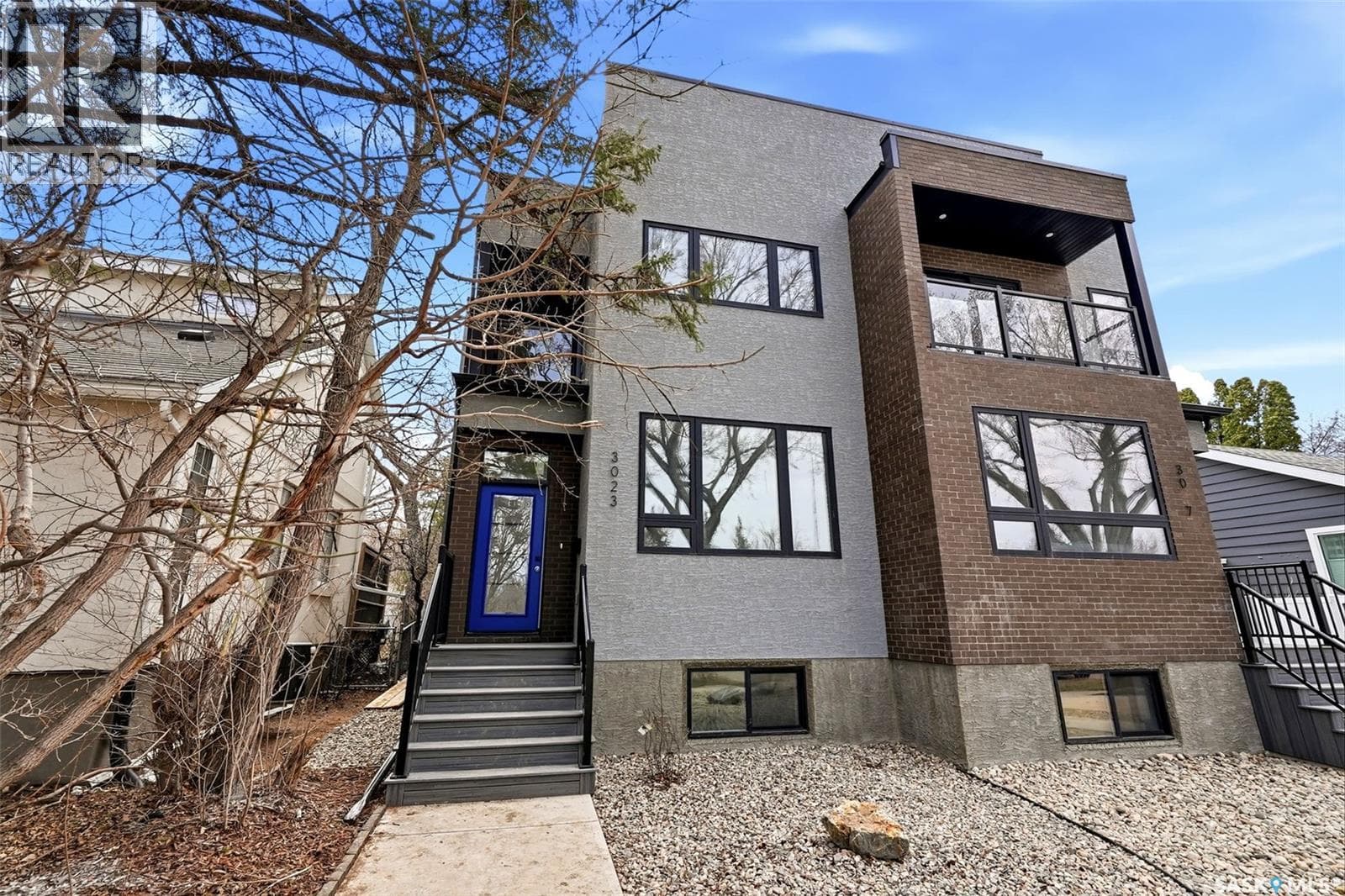 3023 Regina AVENUE photo 2