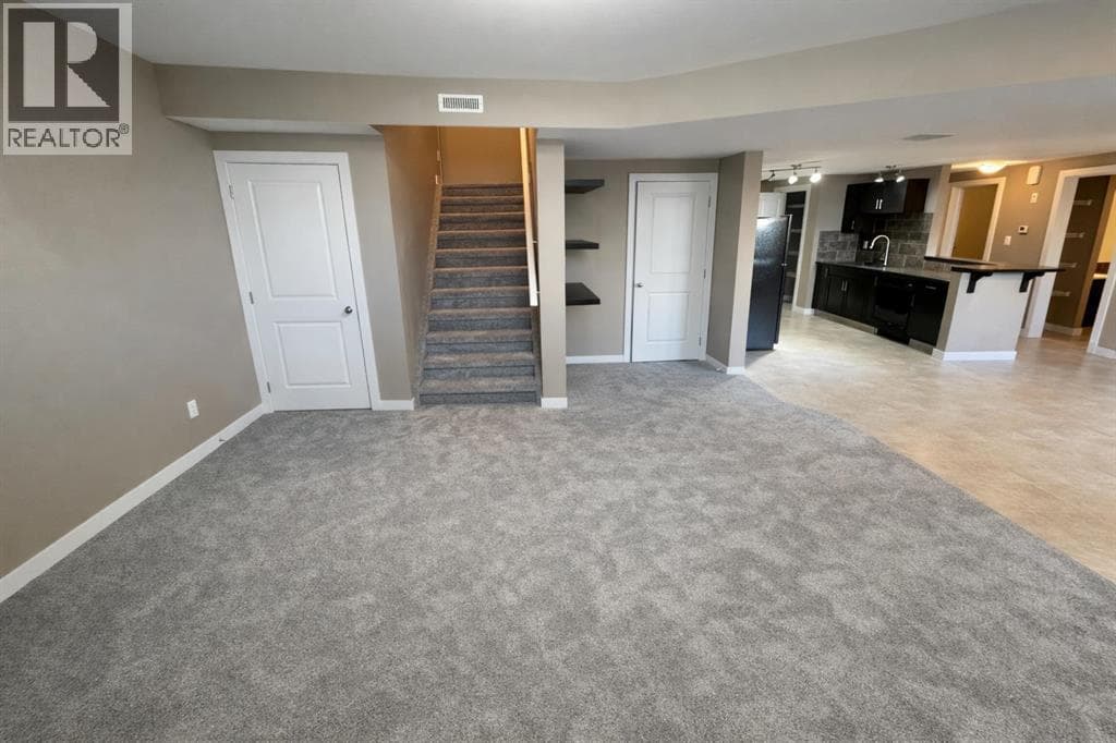 2, 189 Silkstone Road W — photo 3