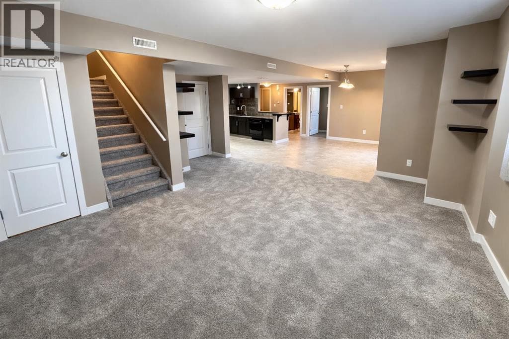 2, 189 Silkstone Road W — photo 2