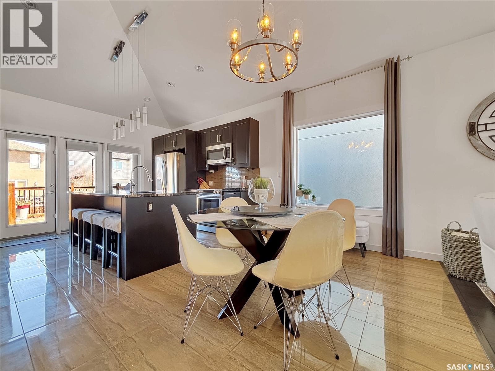451 Hastings CRESCENT — photo 5