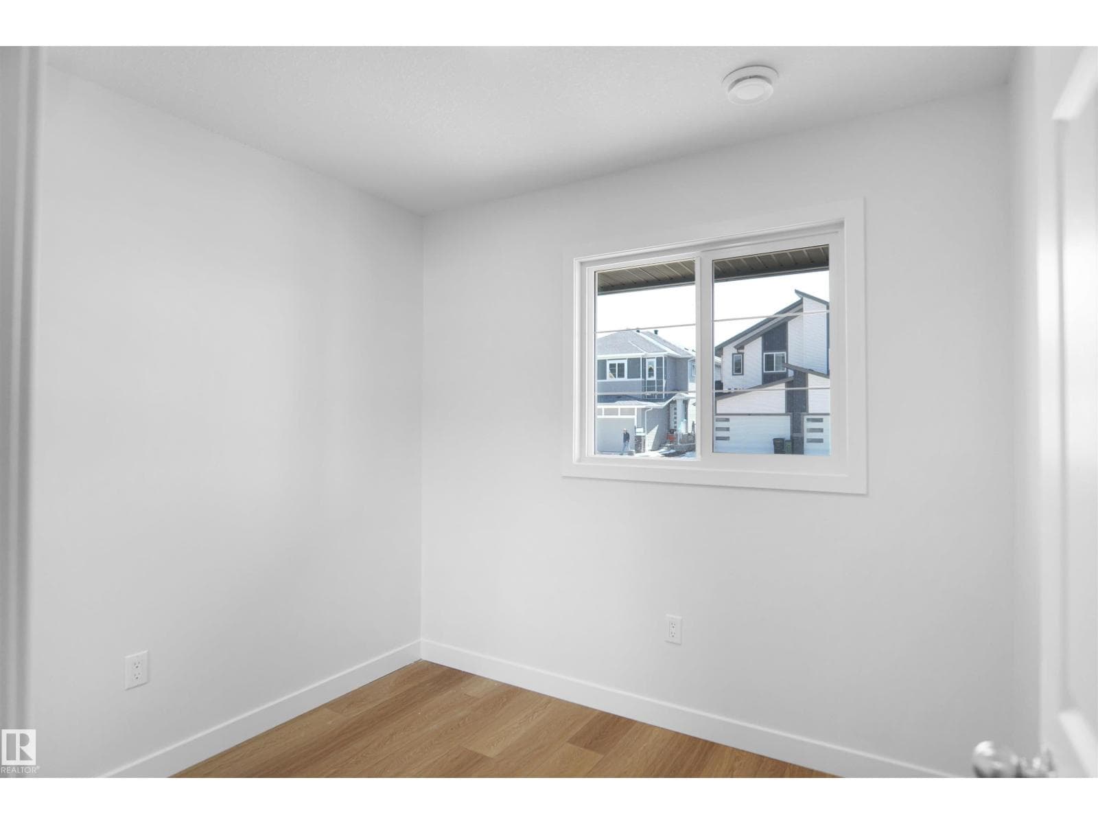 936 19 AV NW — photo 5