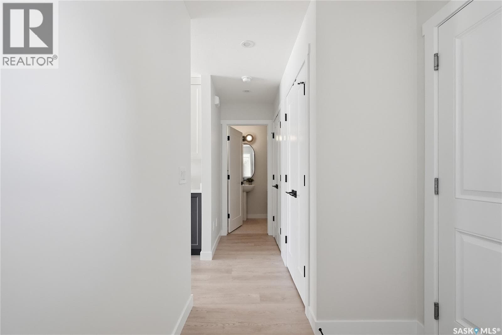 140 155 McFaull WAY — photo 4