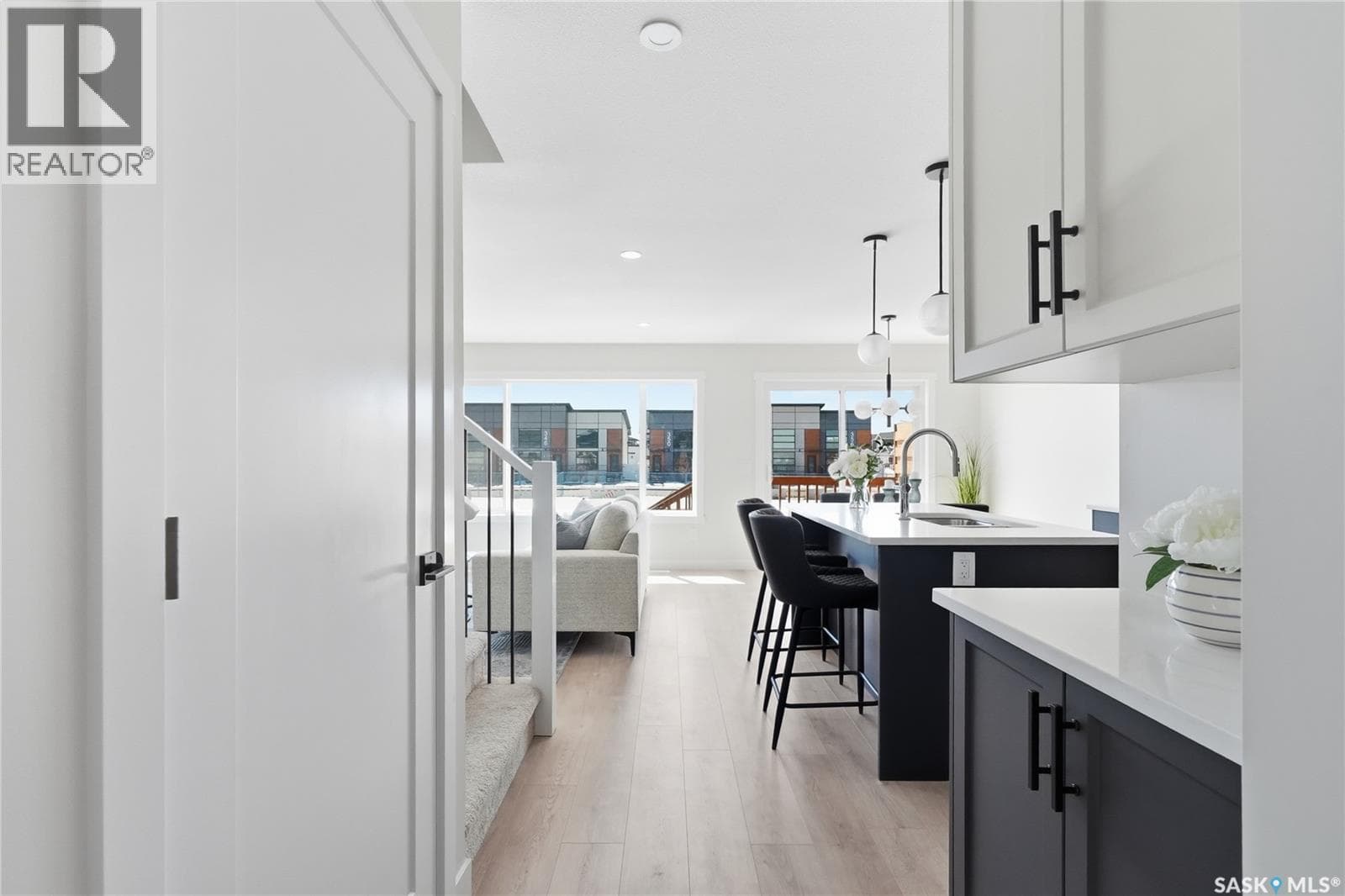 140 155 McFaull WAY — photo 5