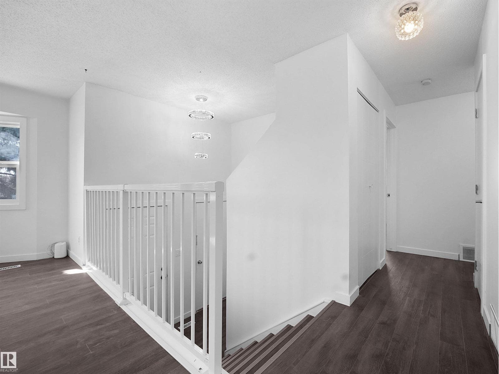 3608 33 AV NW photo 12