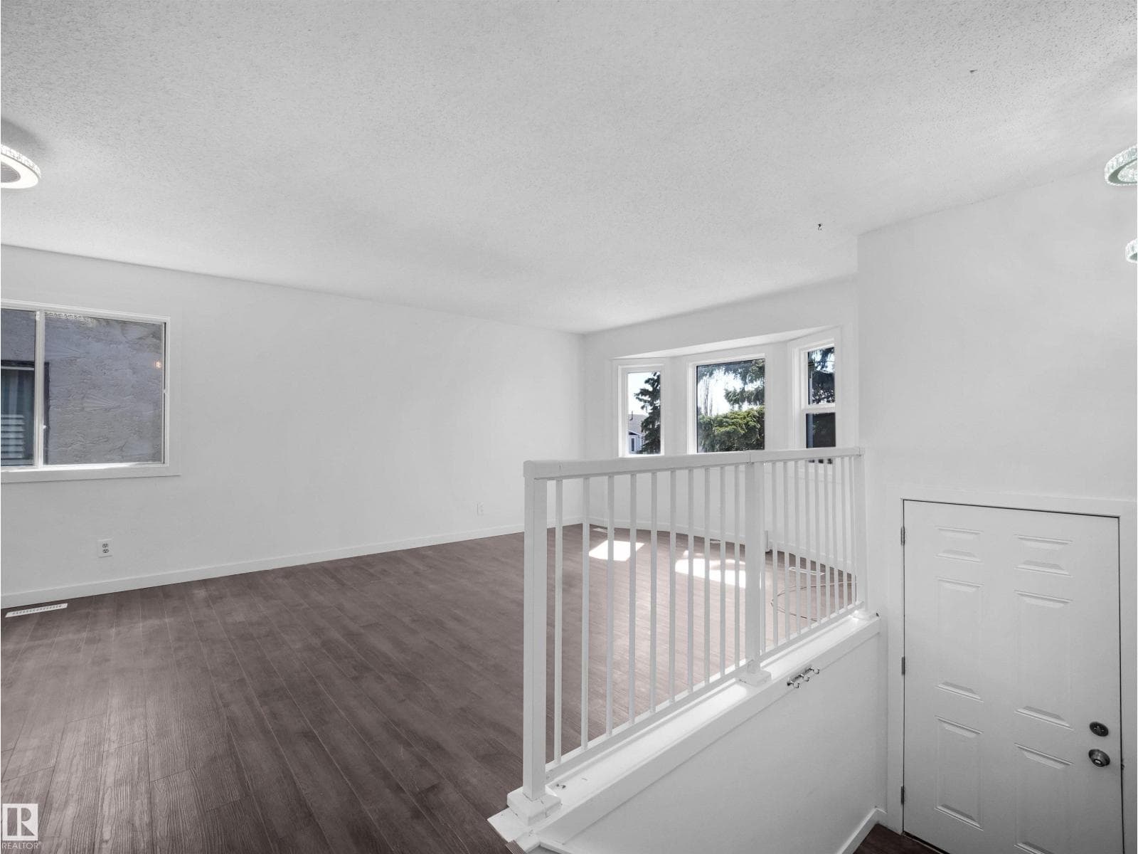 3608 33 AV NW photo 5