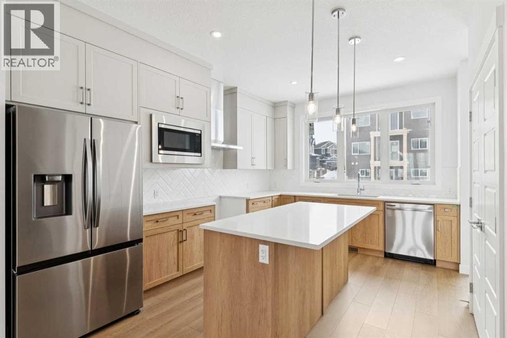15453 45 Street SW photo 11