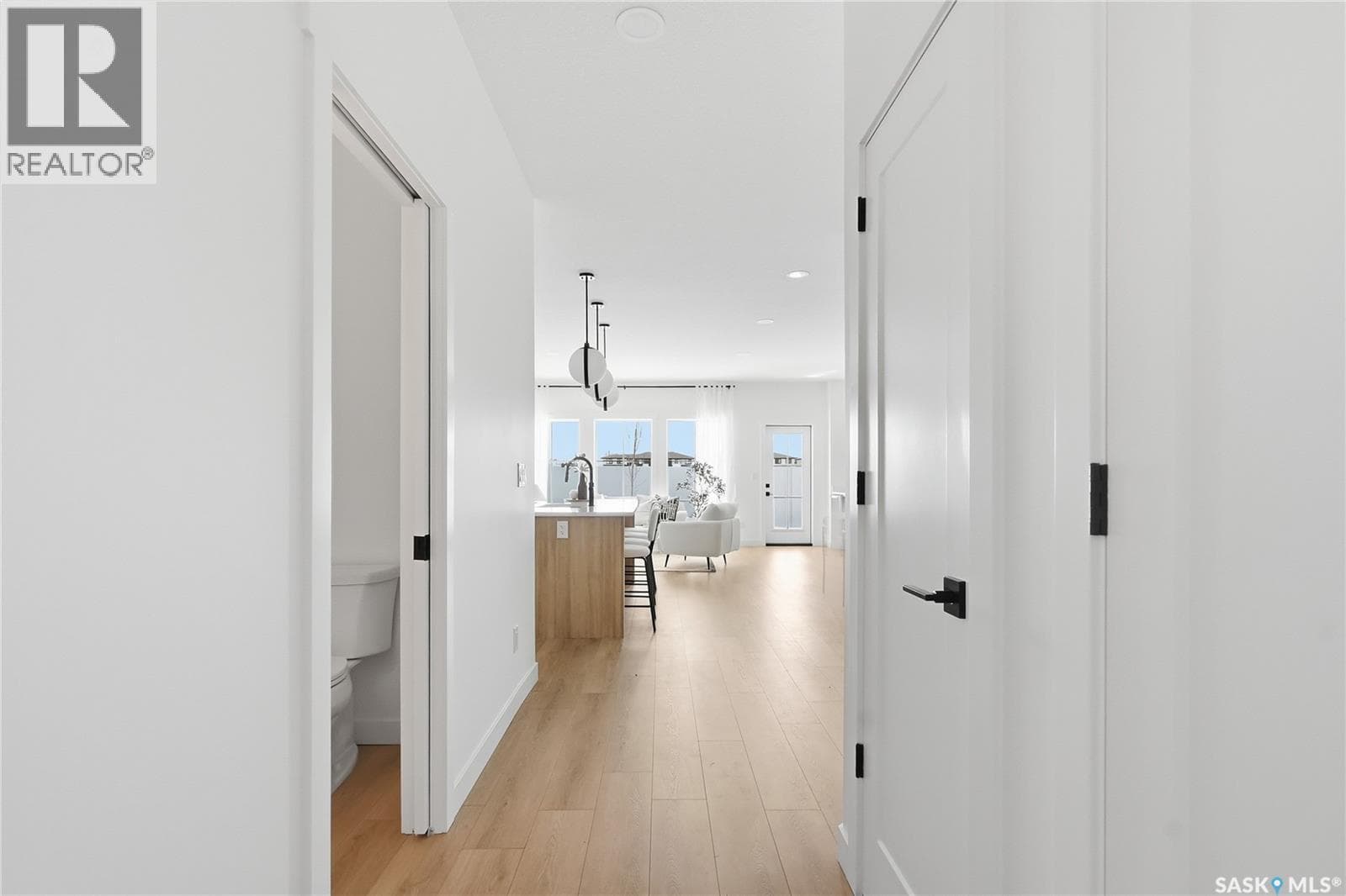 24 720 Brighton BOULEVARD — photo 3