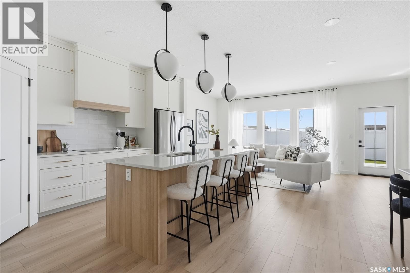 24 720 Brighton BOULEVARD — photo 4