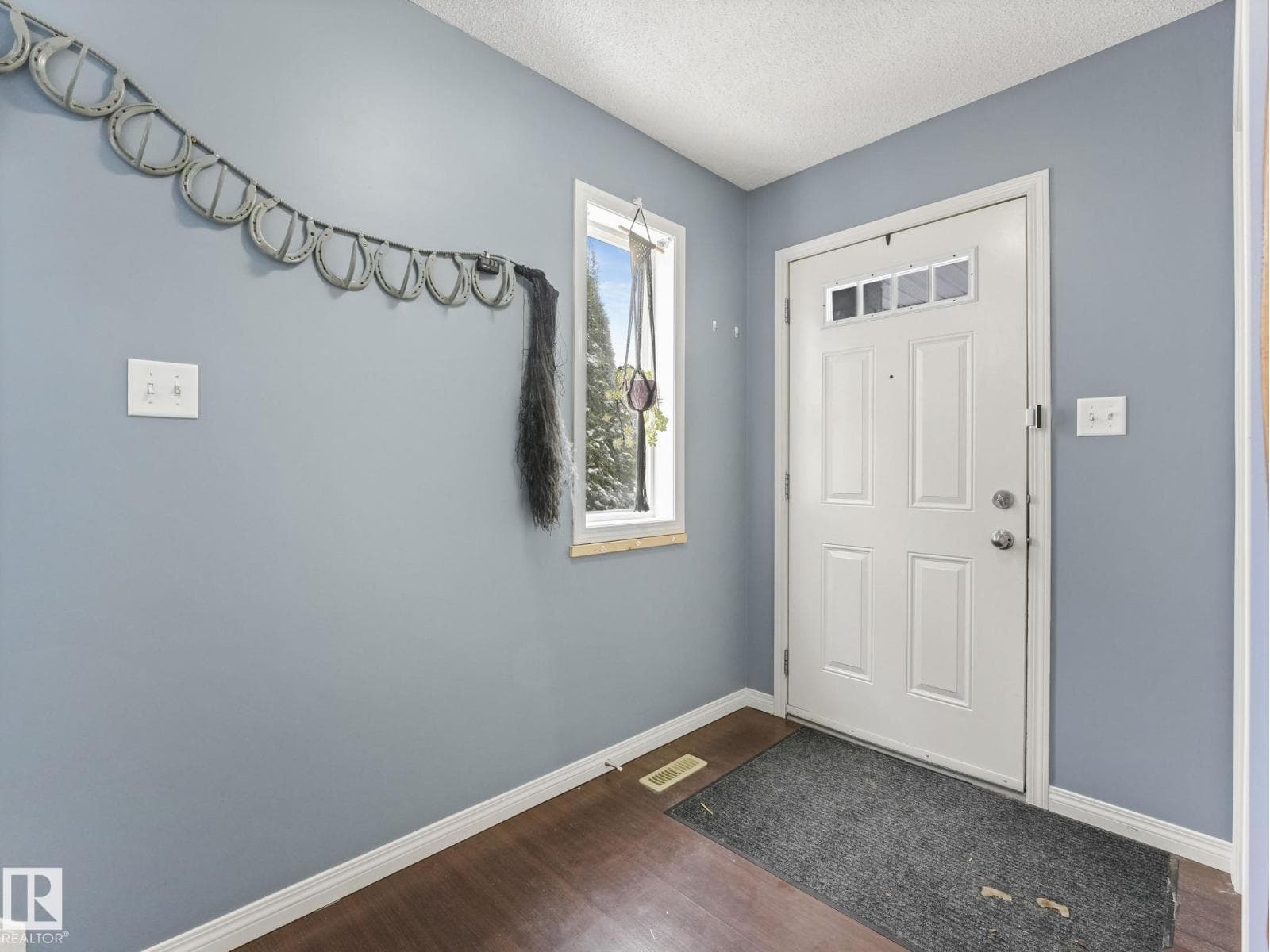32 CARAGANA WY photo 2