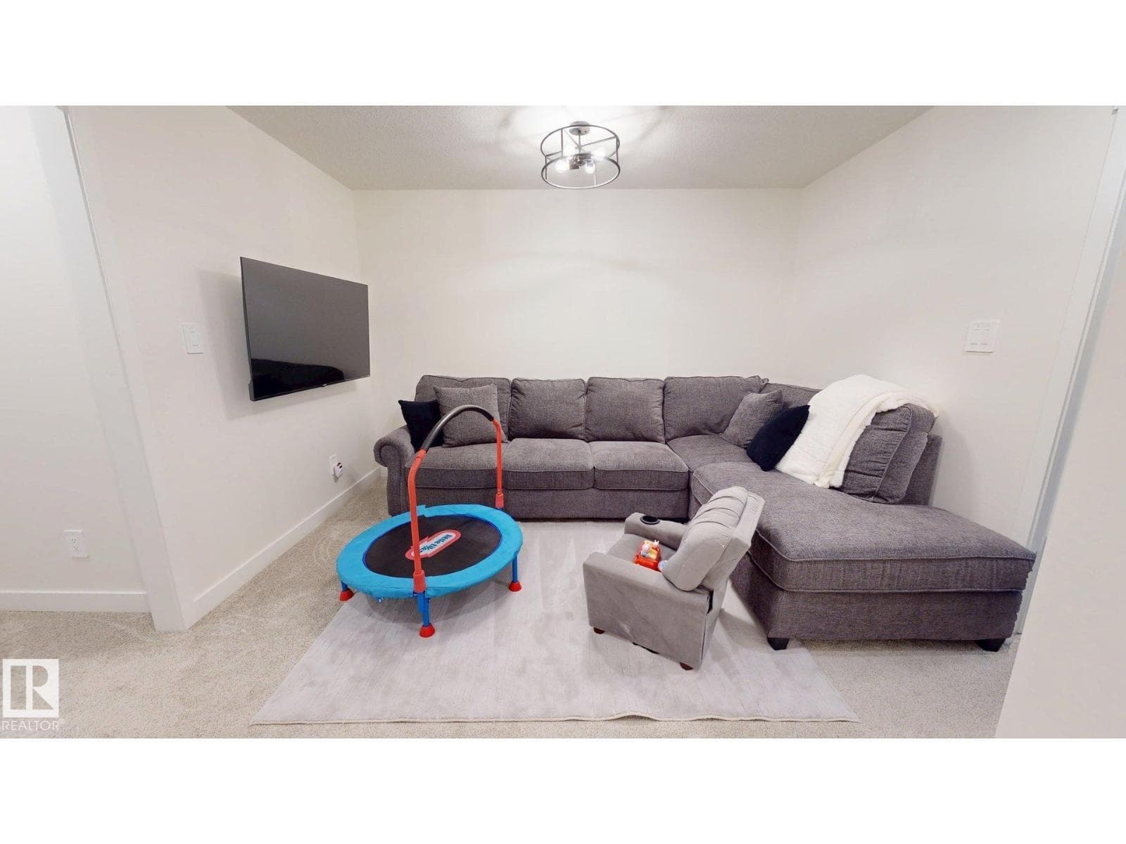 8723 183 AV NW NW photo 12