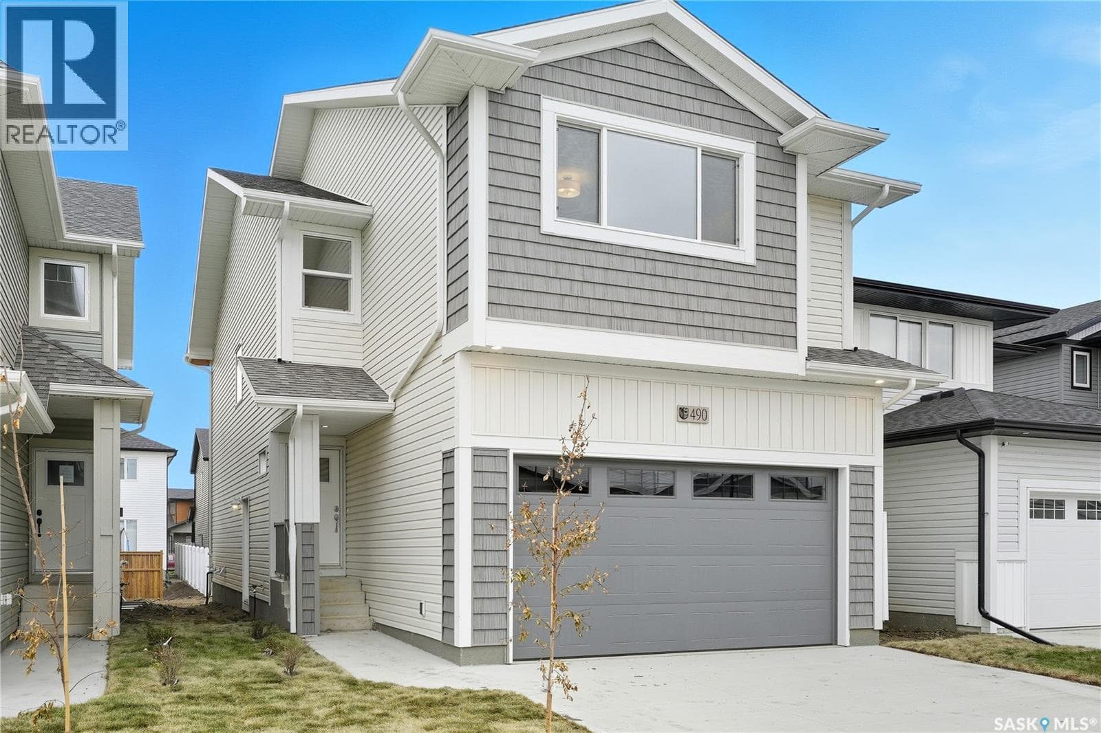 4 bed 3 bath single family at 230 Kostiuk CRESCENT — $629,900