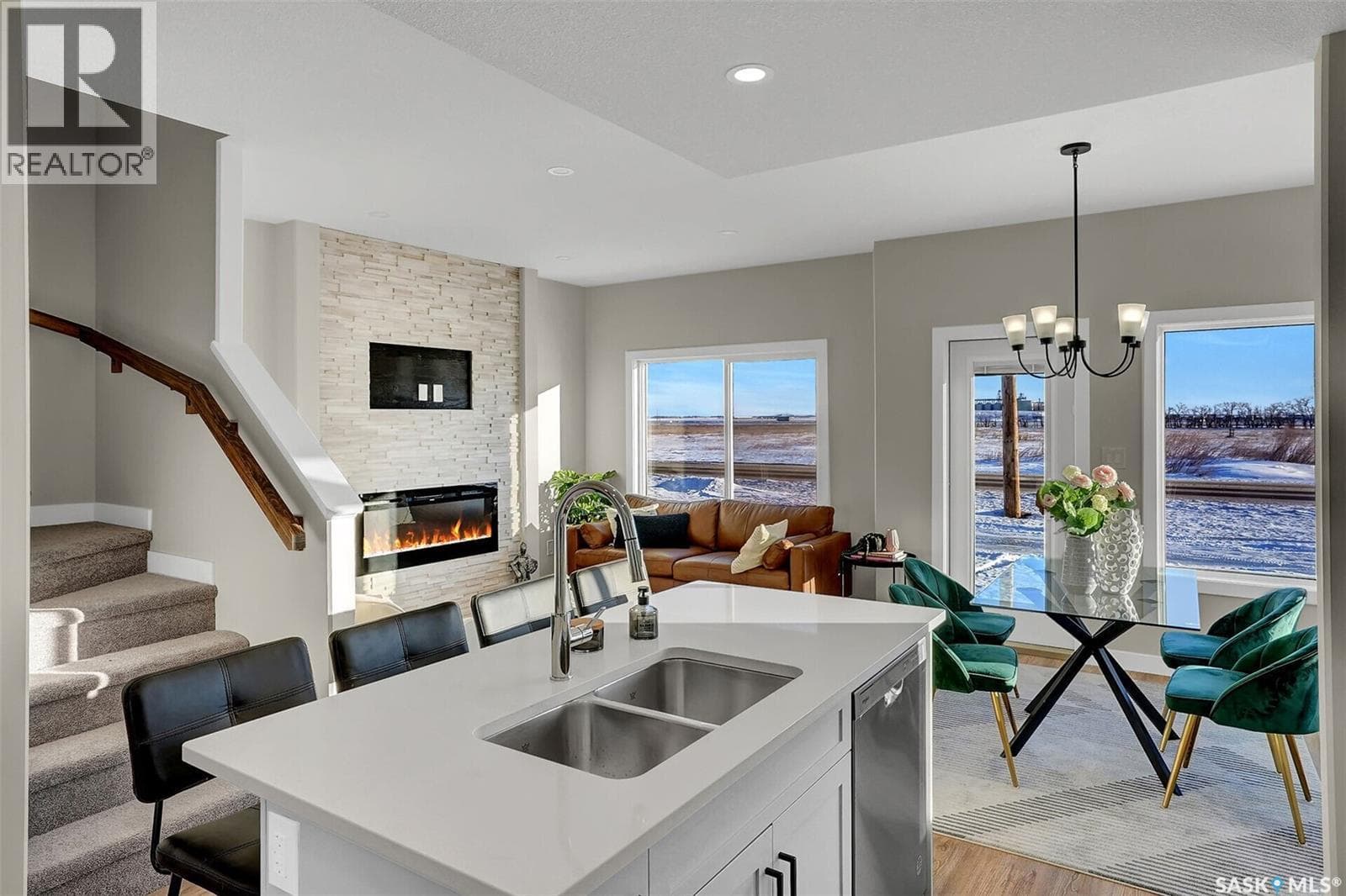 246 Kostiuk CRESCENT photo 6