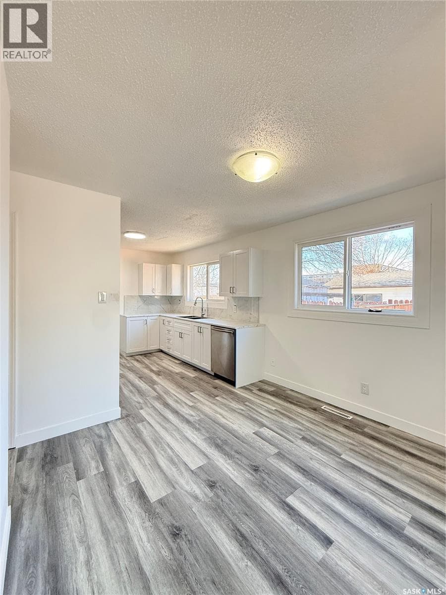 61 Maxwell CRESCENT photo 4