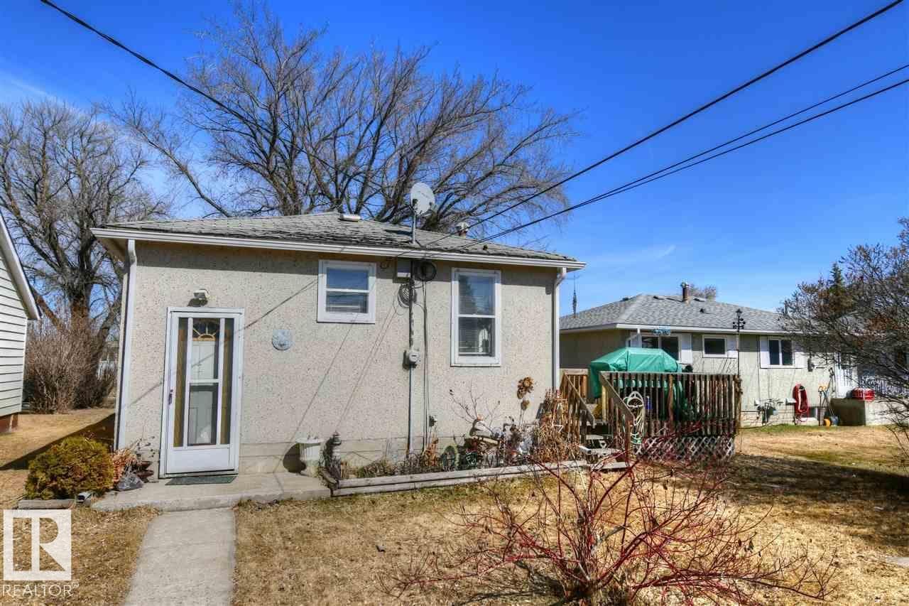 5209 52 AV — photo 2