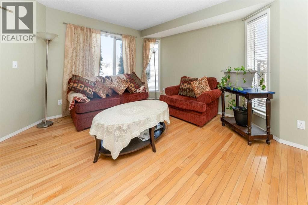 63 Hawkmount Green NW photo 3
