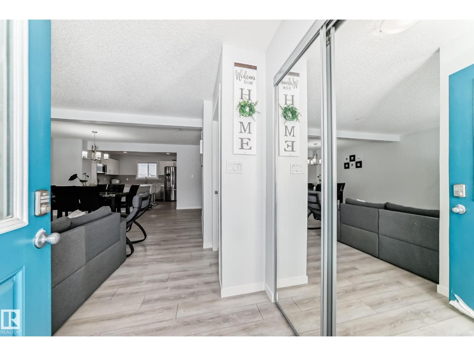2505 14 AV NW — photo 4
