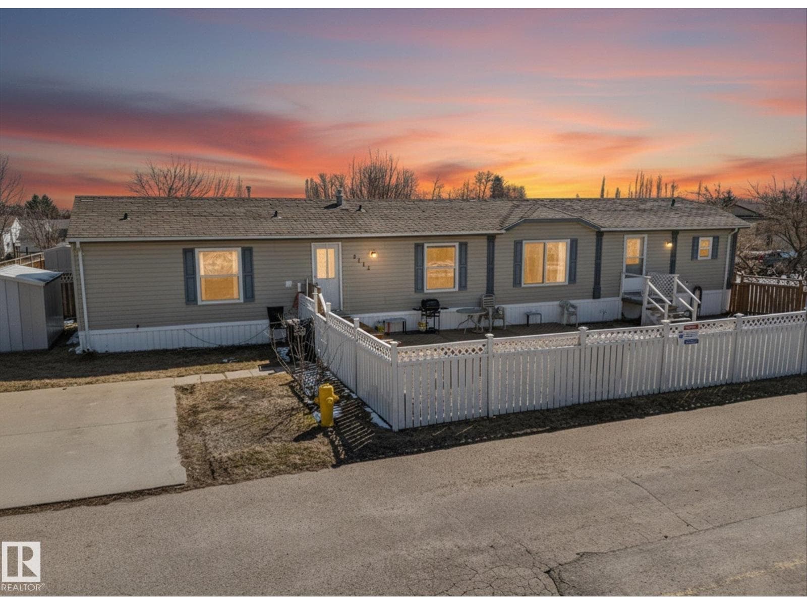 3212 Lakewood CL NW