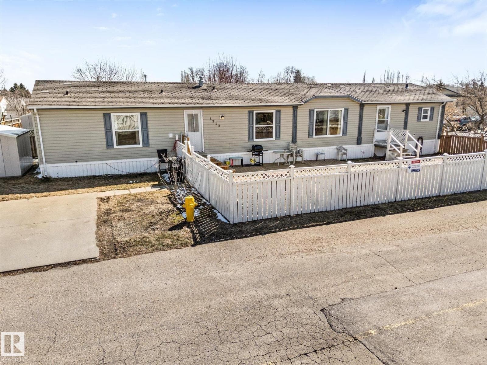 3212 Lakewood CL NW — photo 2