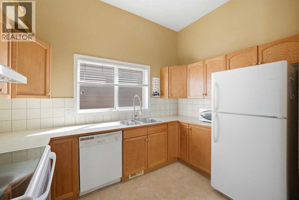 39 Saddlemont Close NE photo 12