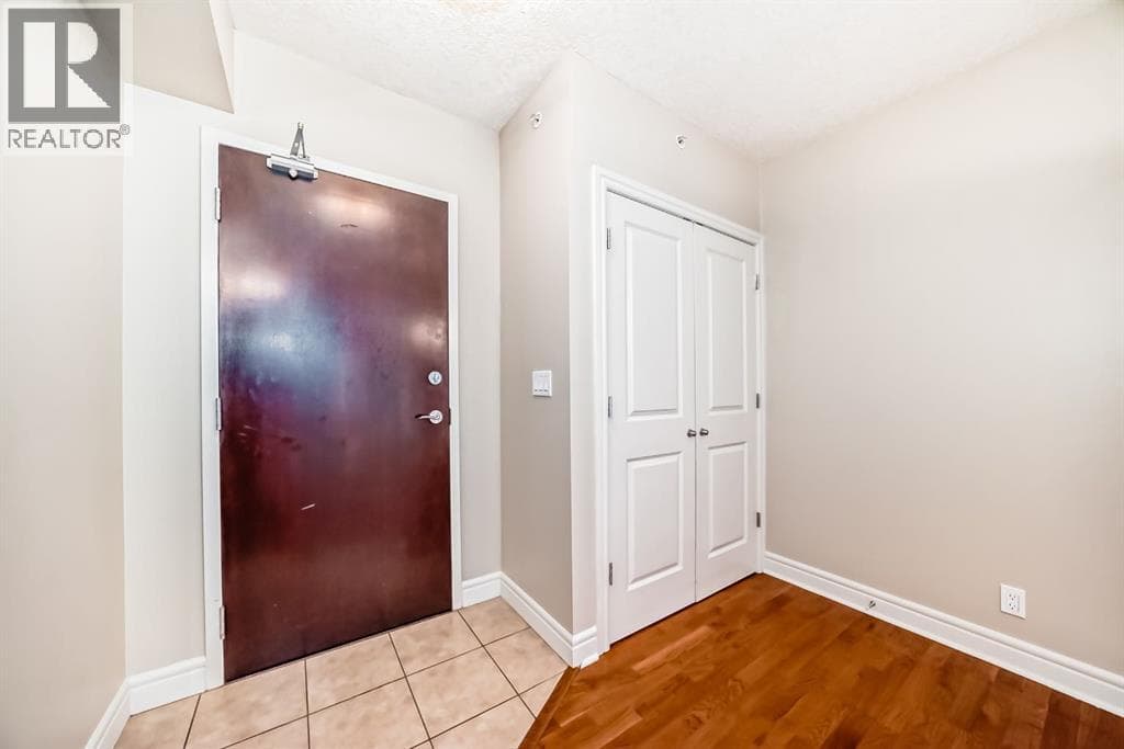 701, 920 5 Avenue SW photo 3