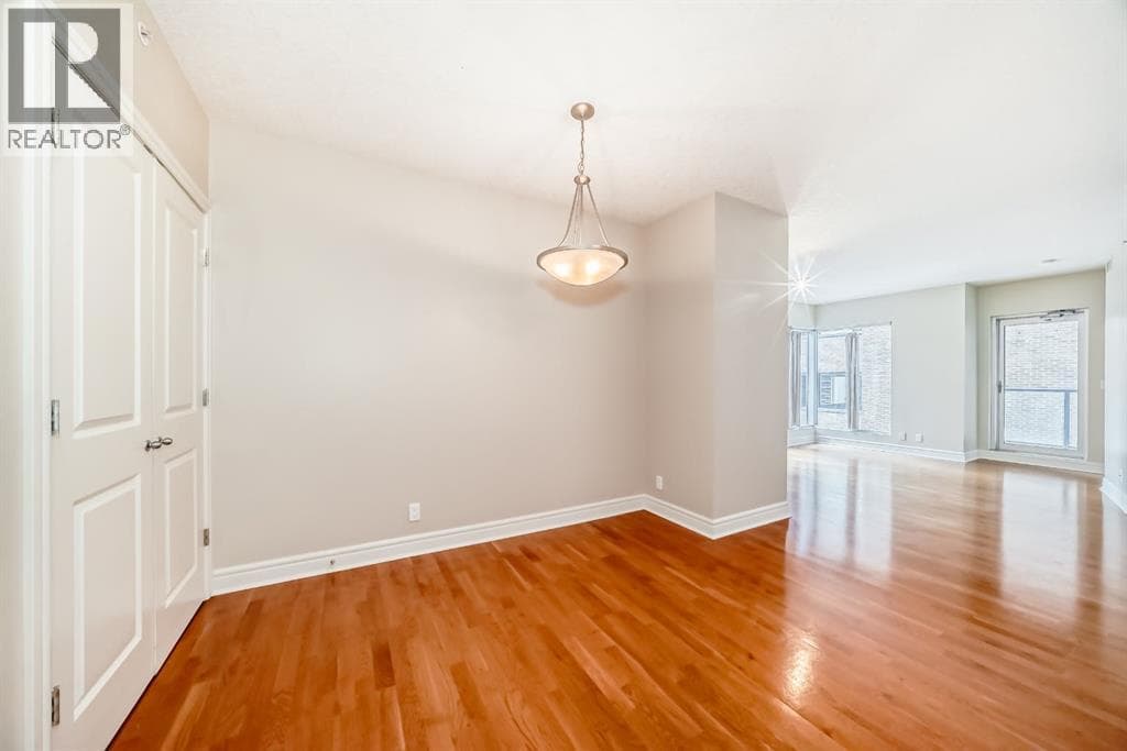 701, 920 5 Avenue SW photo 11