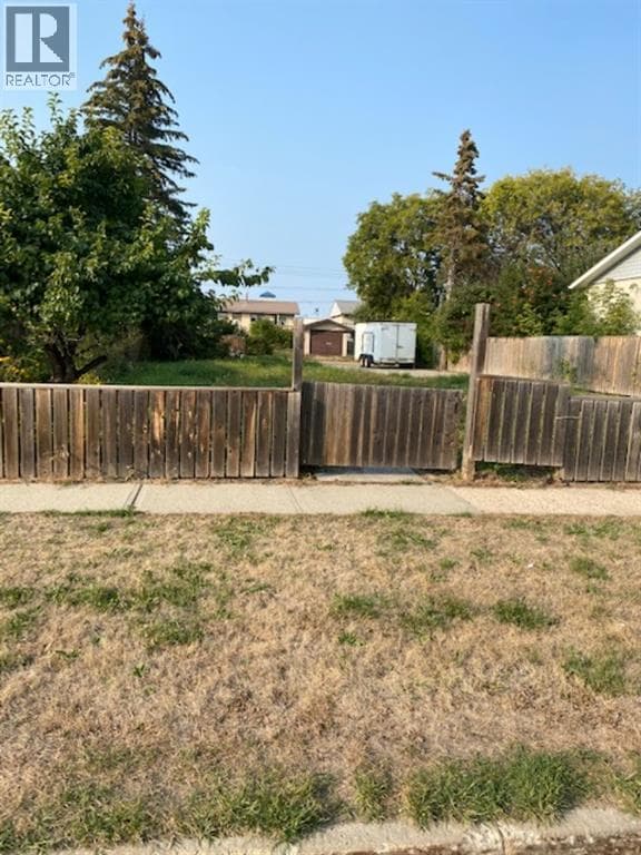 4740 51 Avenue — photo 3