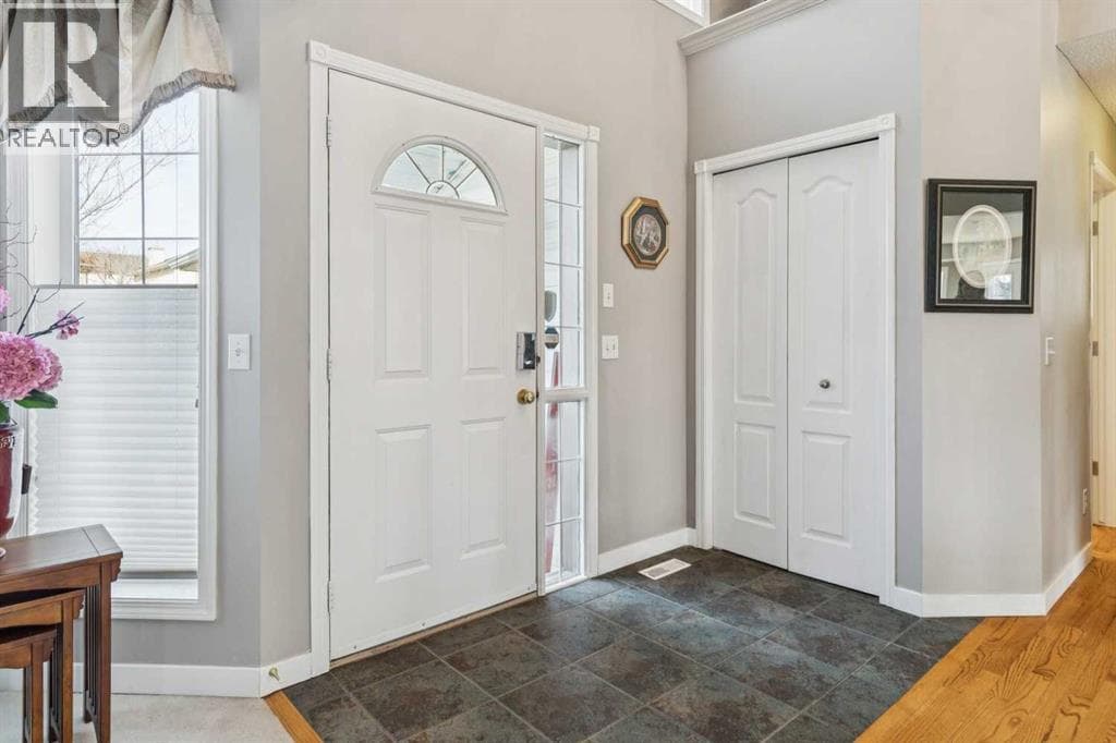 420 Rocky Ridge Bay NW photo 2