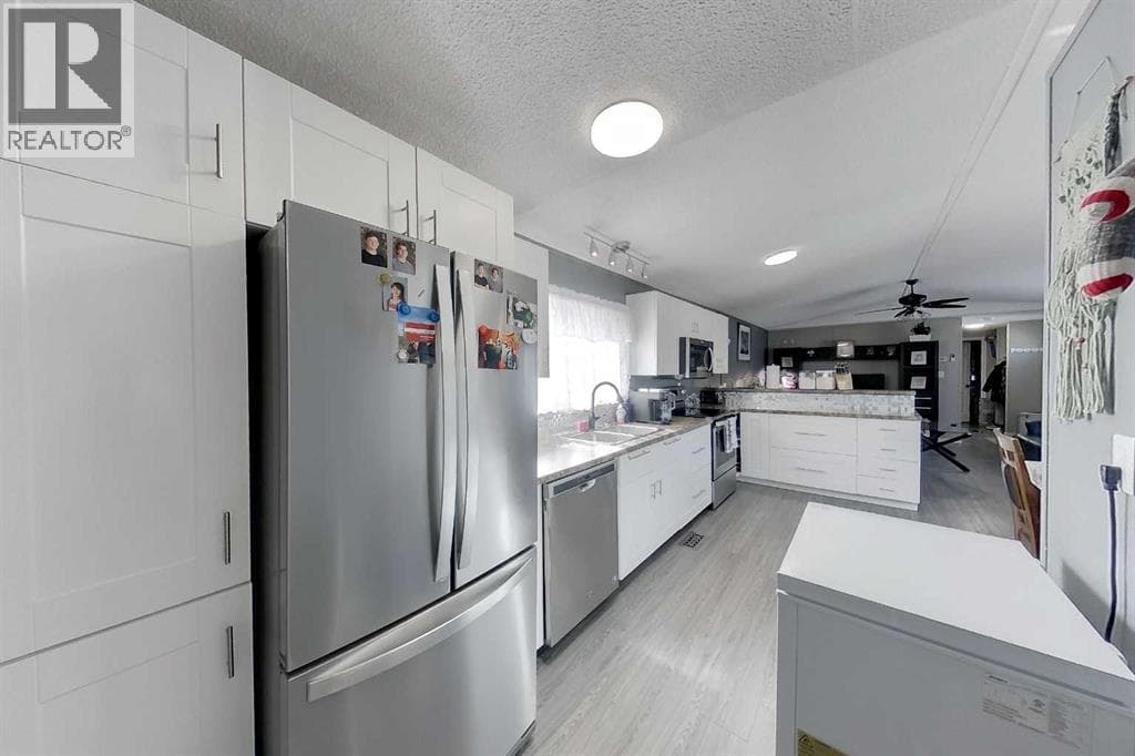 130, 404 6 Avenue NW photo 4