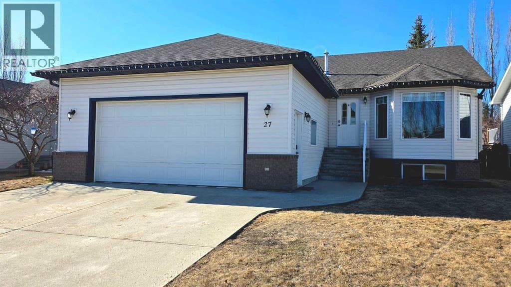 5 bed 3 bath single family at 27 Park Circle — $520,000