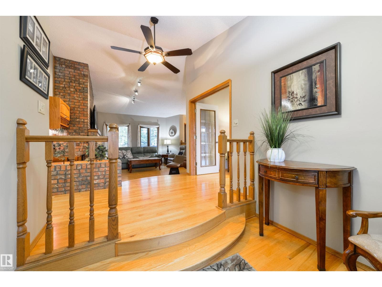 27113 TWP RD 522 photo 5