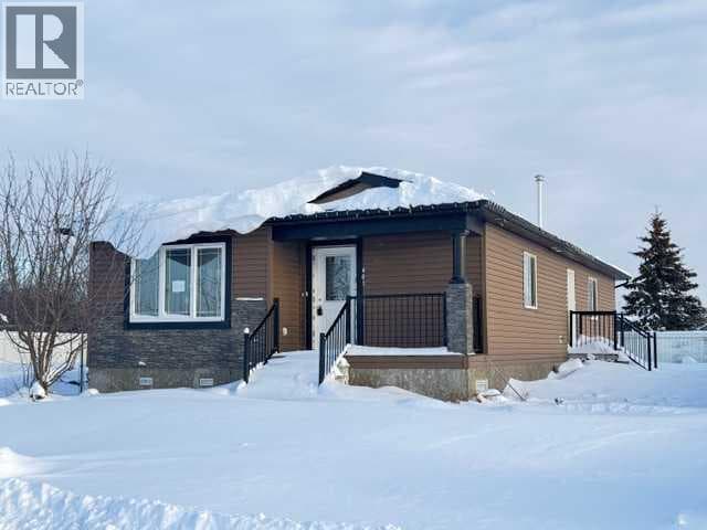 2 bed 2 bath single family at 401 12 Street SW — $270,000