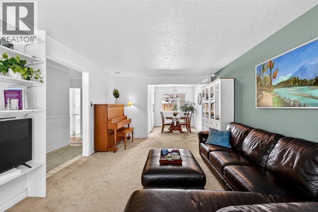 33 Warwick Drive SW photo 8