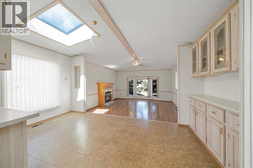 299, 99 Arbour Lake Road NW photo 4