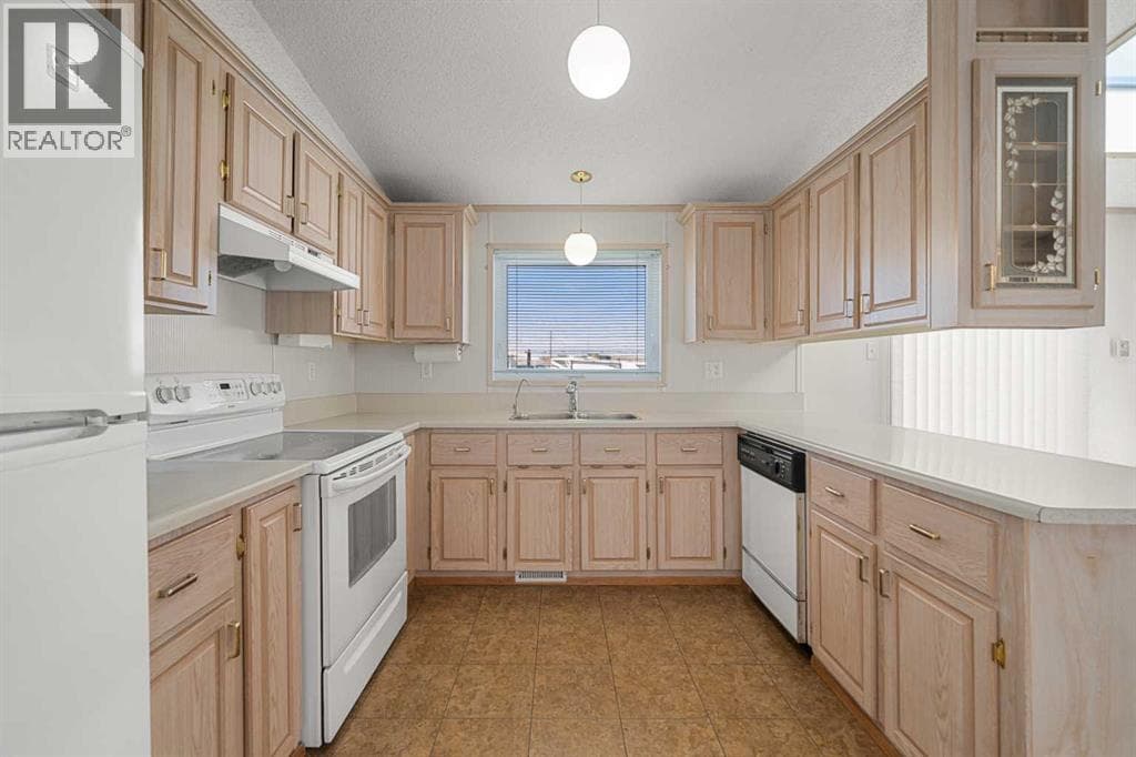 299, 99 Arbour Lake Road NW photo 3